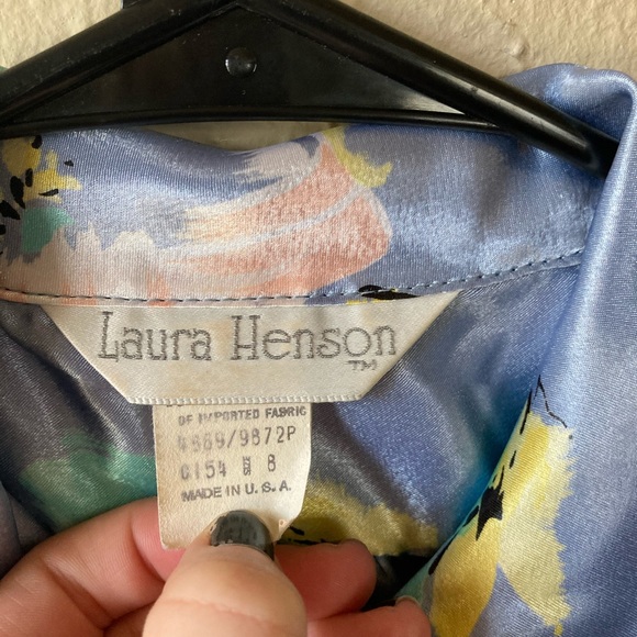 Laura Henson crop silk blouse, size small/medium - Picture 2 of 3
